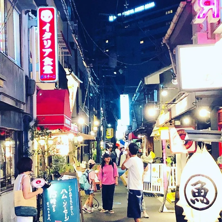 Roundabout Osaka 아파트