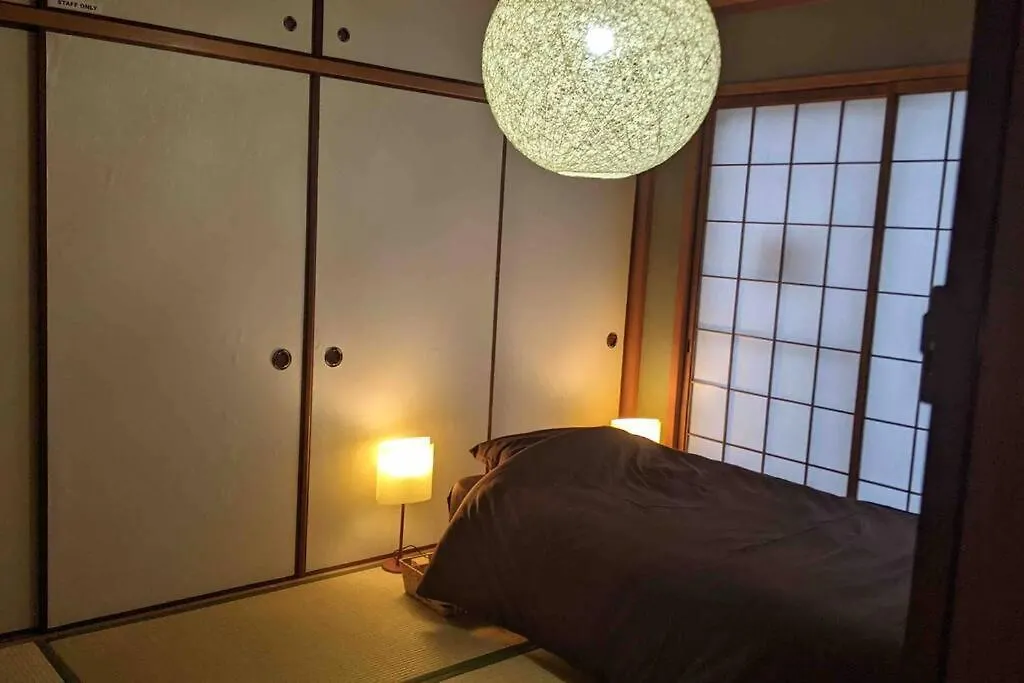 Roundabout Osaka Apartment
